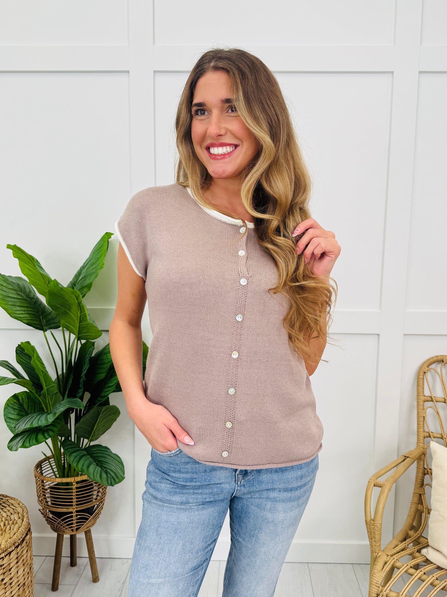Daydream Button Top In Lt. Mocha