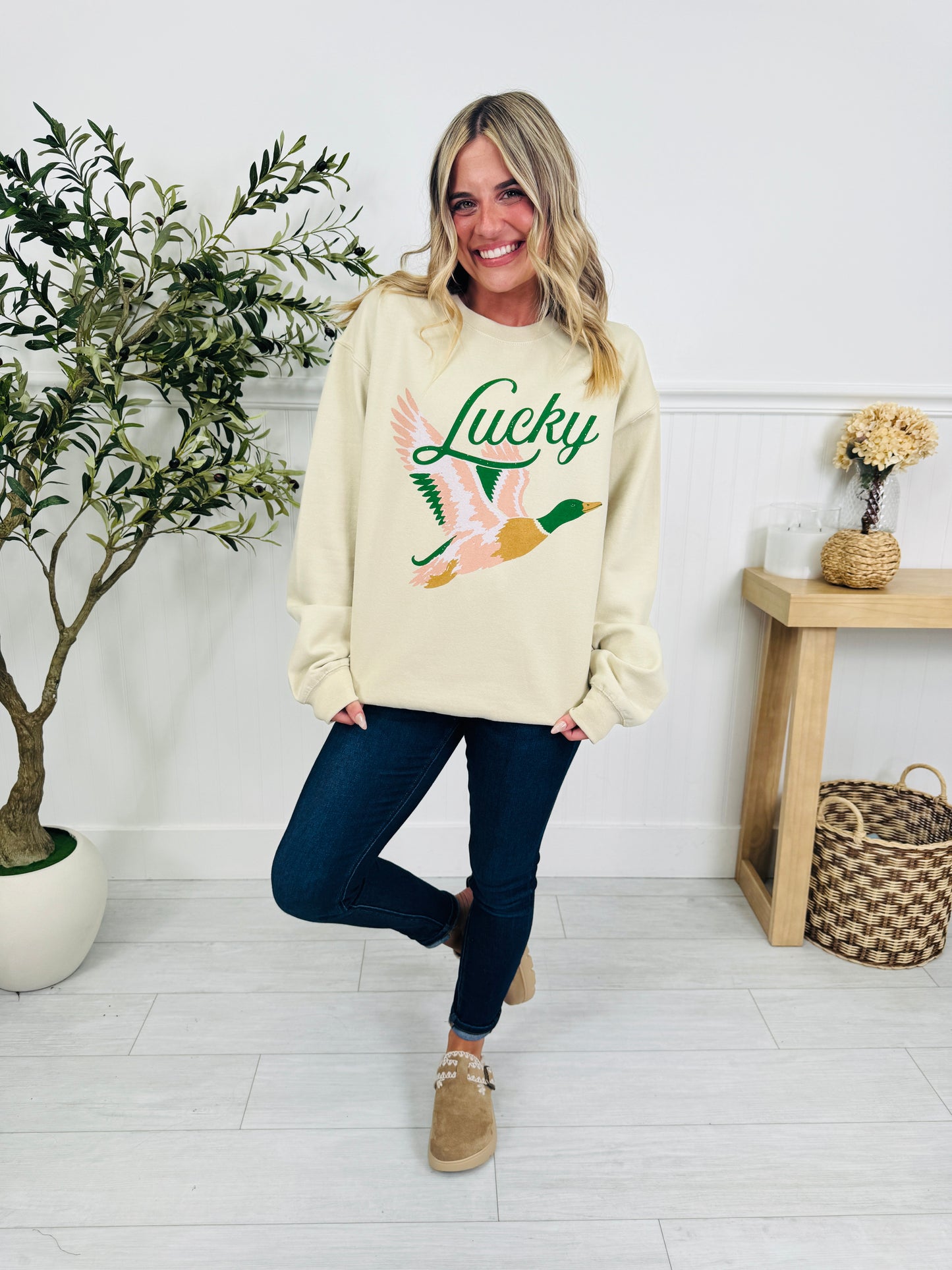 Lucky Mallard Duck Graphic Crewneck Sweatshirt