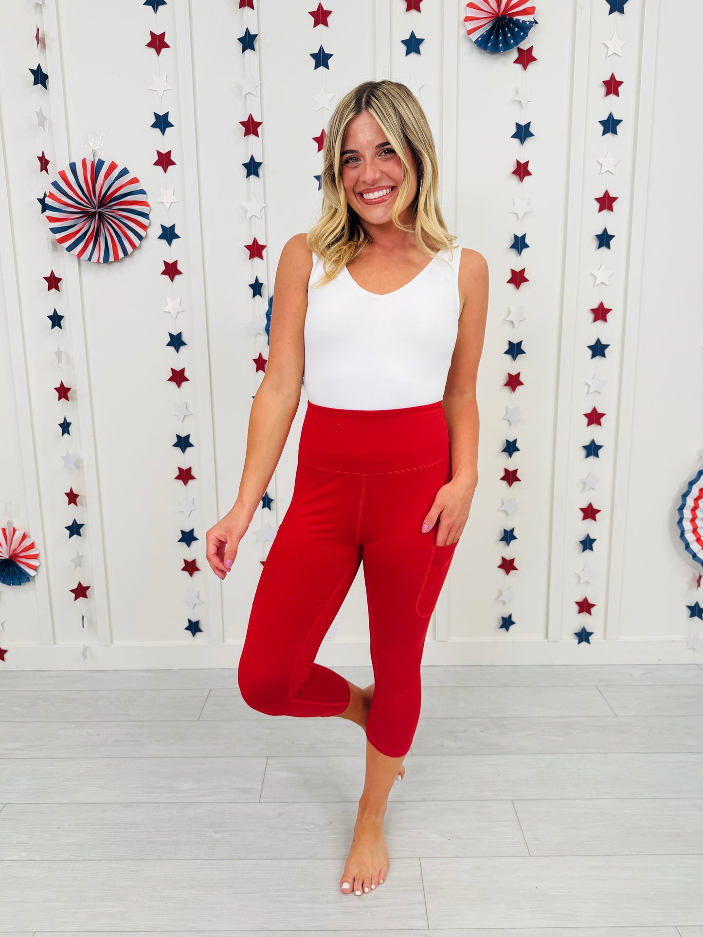 MOCO Exclusive Red Capri Leggings