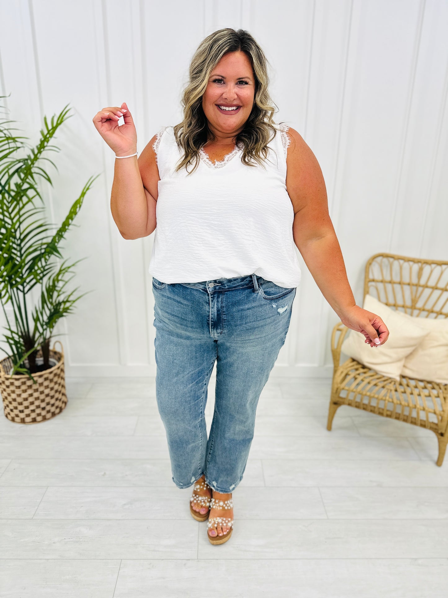 Judy Blue Play it Straight Jeans in Reg/Curvy