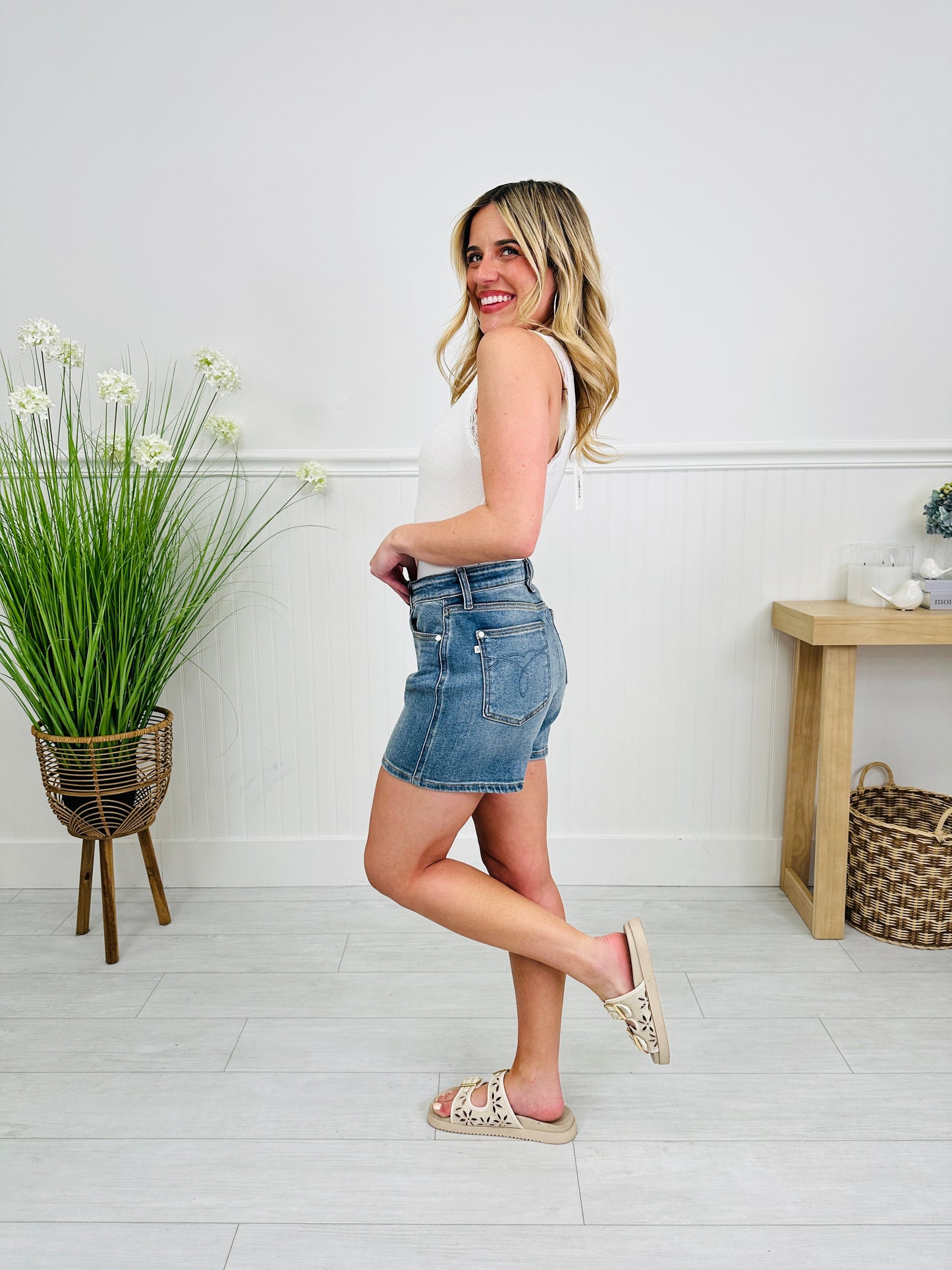 Judy Blue Sunshine Awaits Shorts