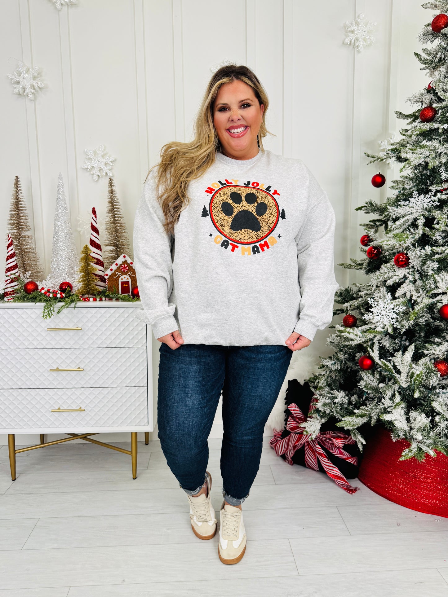 Holly Jolly Cat Mama Graphic Crewneck Sweatshirt