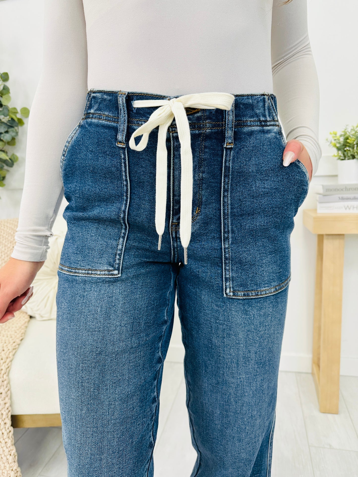 Judy Blue Tied and True Drawstring Wide Leg Jeans in Reg/Curvy