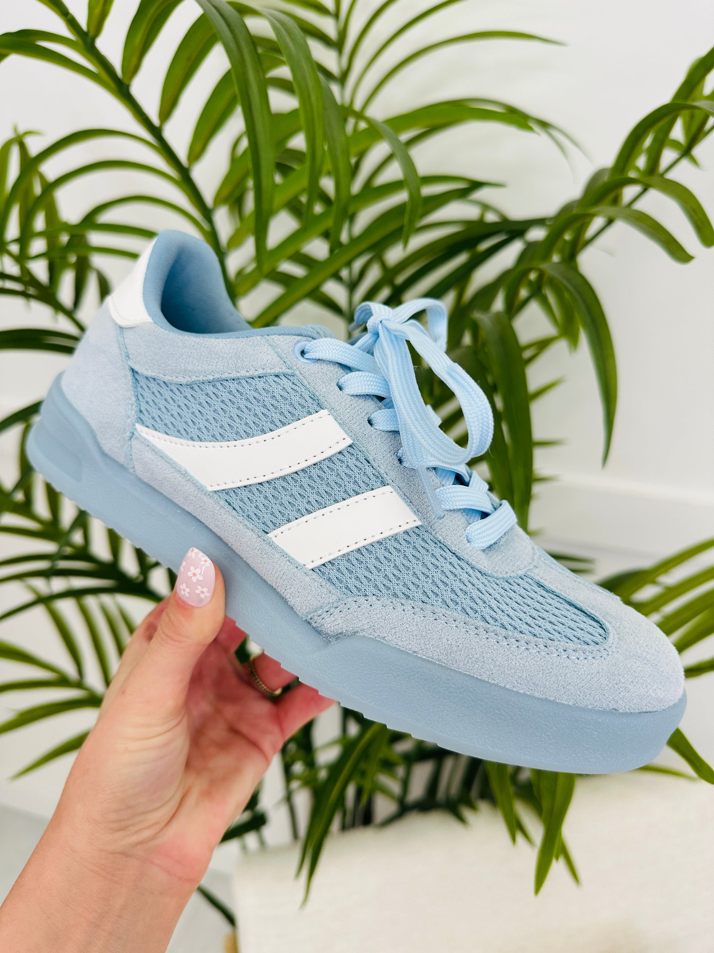 Harmony Blend Sneakers In Blue