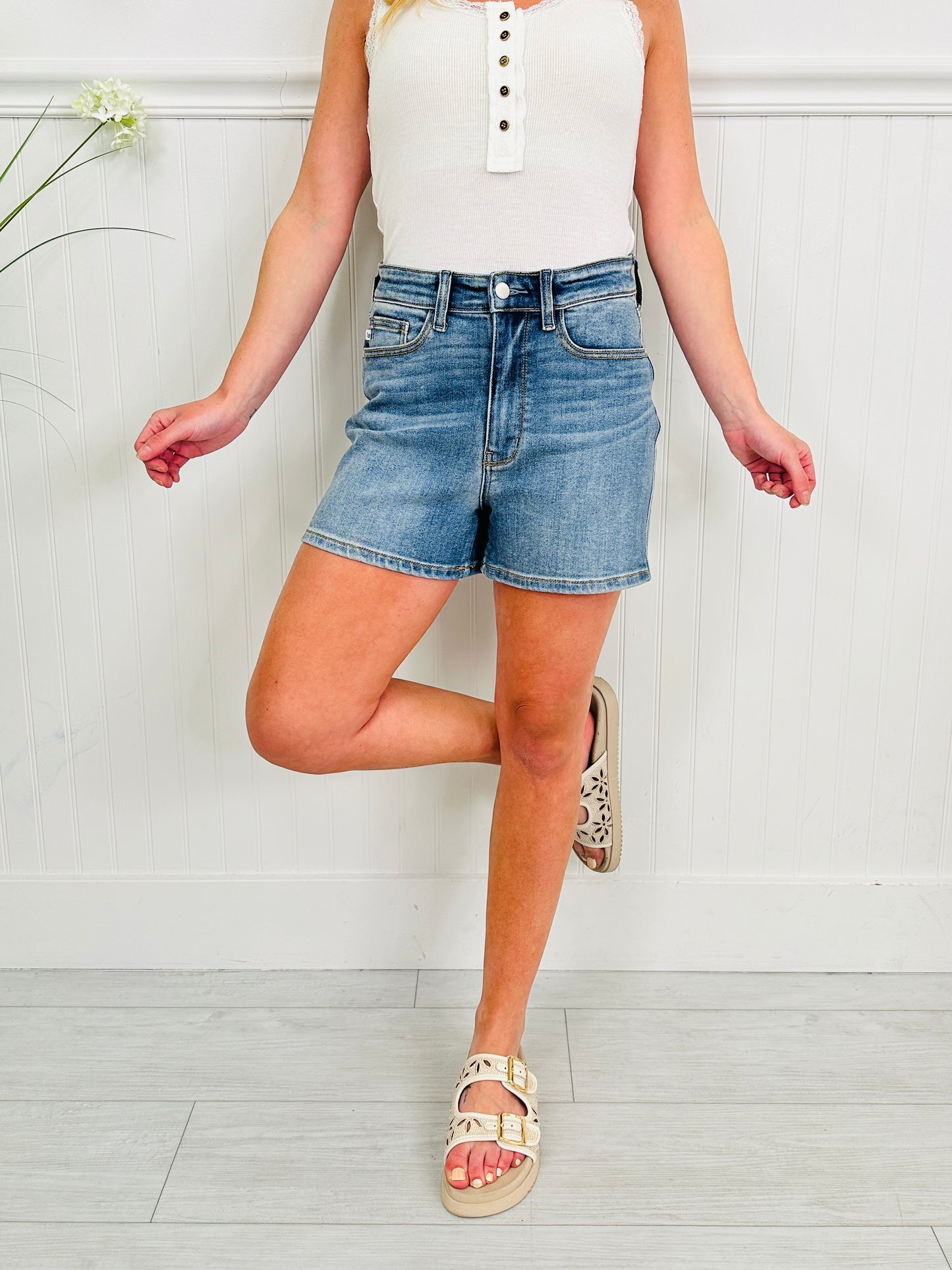 Judy Blue Sunshine Awaits Shorts