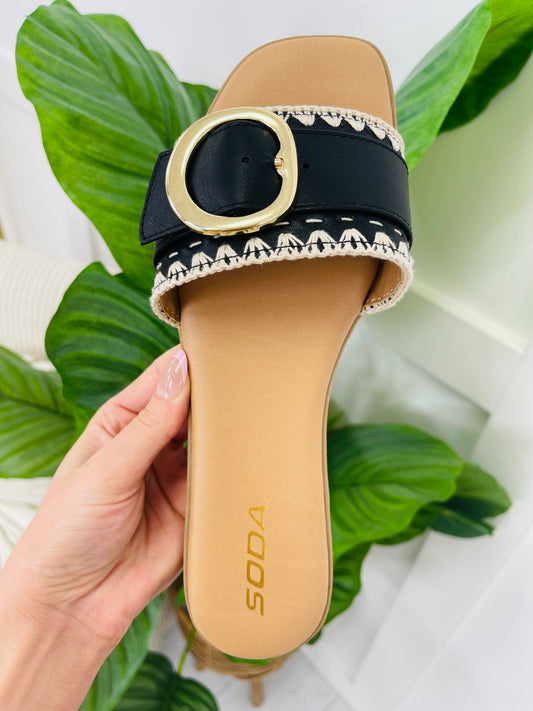 Daily Detail Sandals In Black