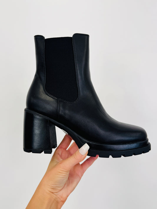 Weekend In The City Bootie In Black