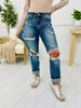 Judy Blue Somewhere On a Bleach Mid Rise Boyfriend Jeans in REG/CURVY