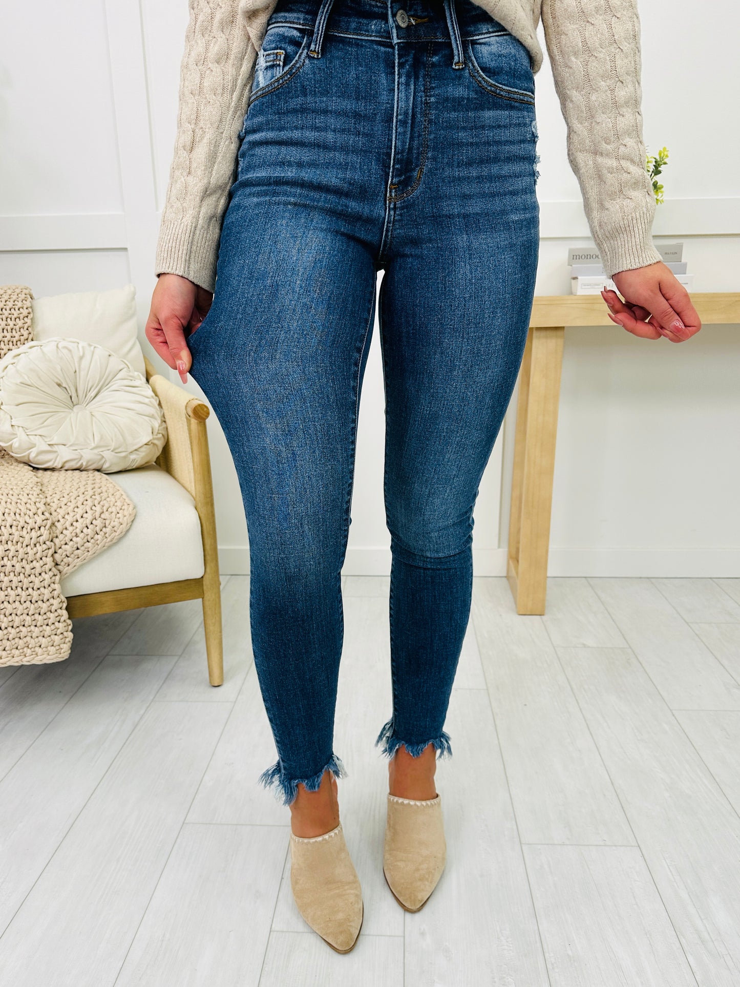 Judy Blue On the Edge Skinny Jeans in Reg/Curvy