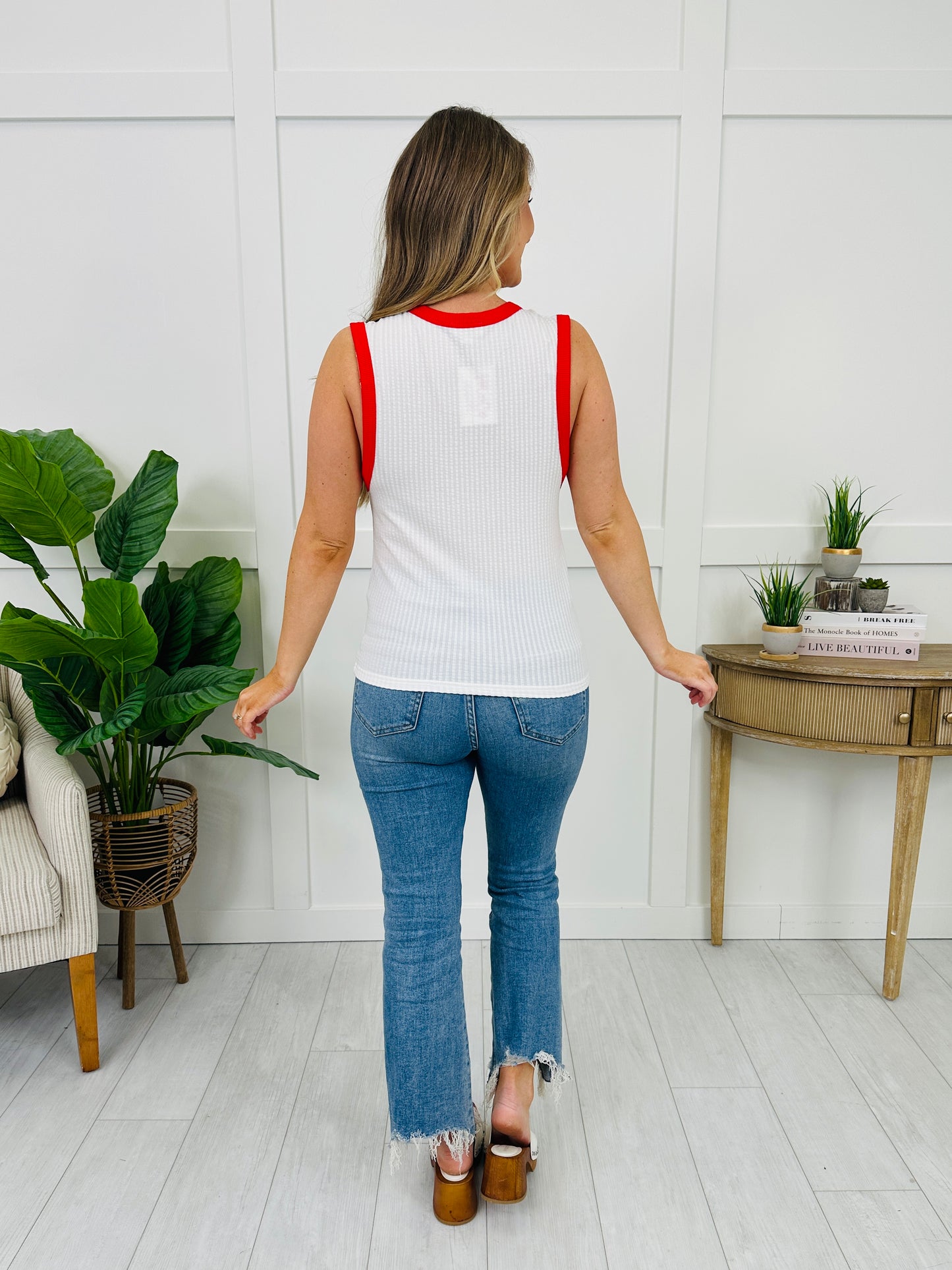 Sideline Style Tank Top In Off White