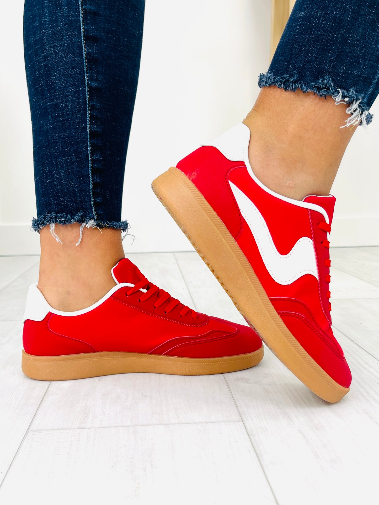 Restock! Festive Stride Sneakers In Red