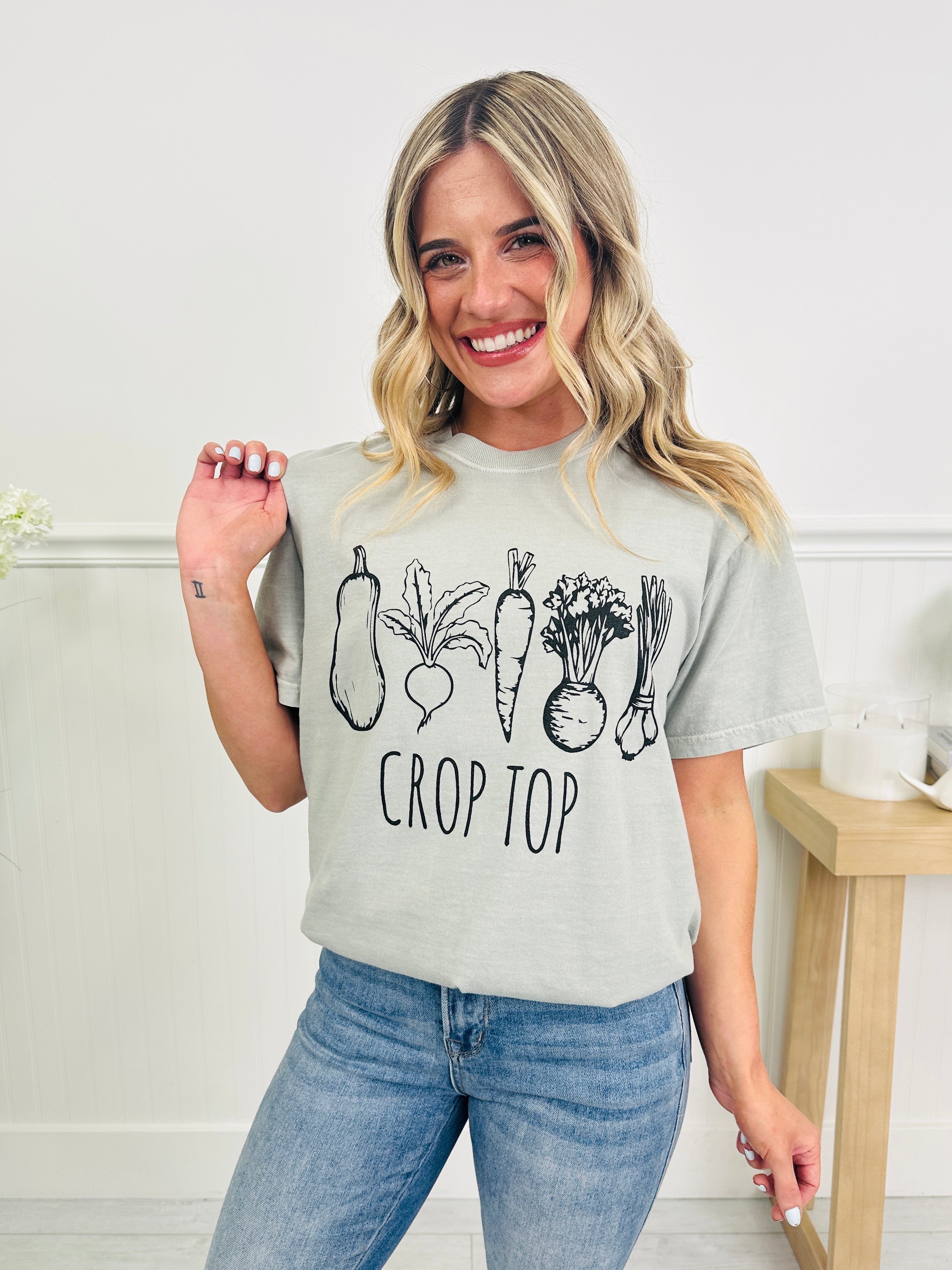 Crop Top Graphic Tee – MOCO Boutique