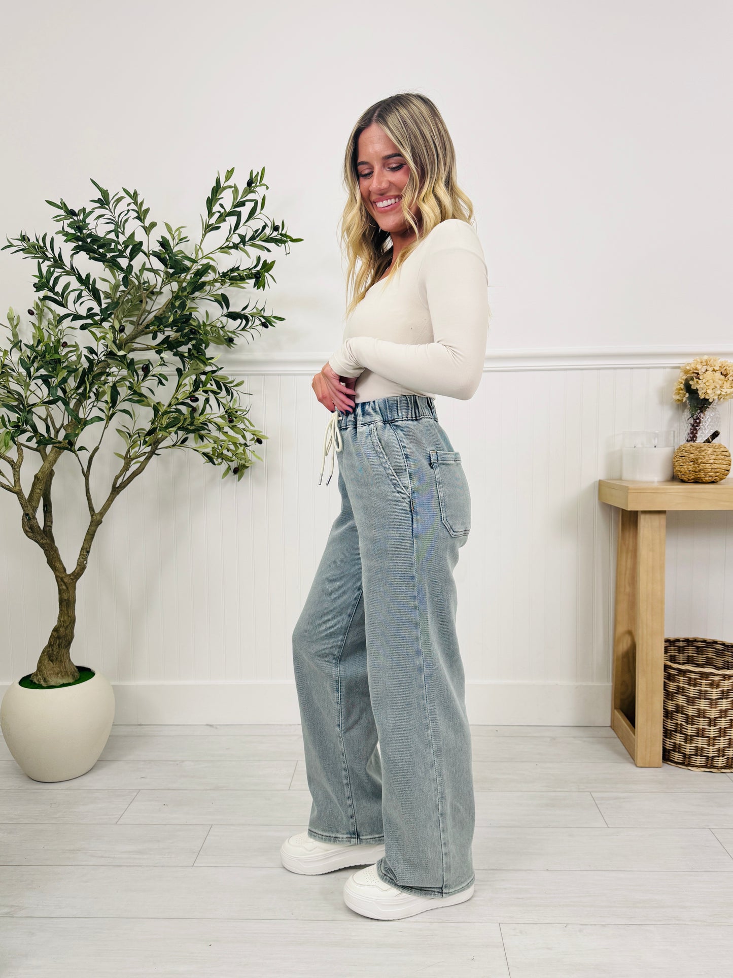 Judy Blue Laid Back Luxury Baggy Jeans