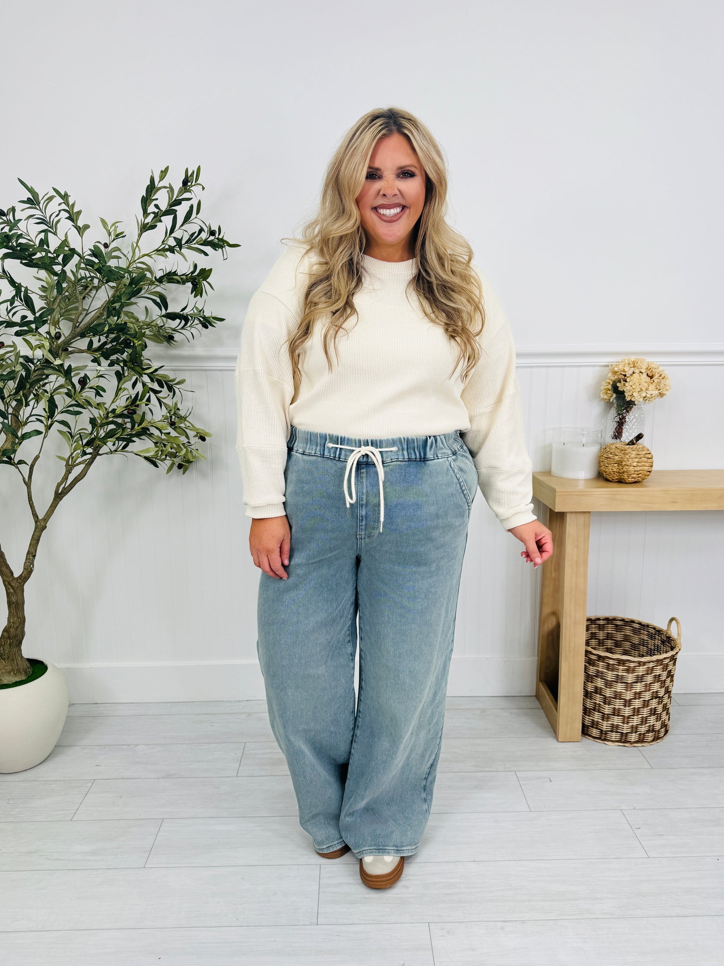 Judy Blue Laid Back Luxury Baggy Jeans