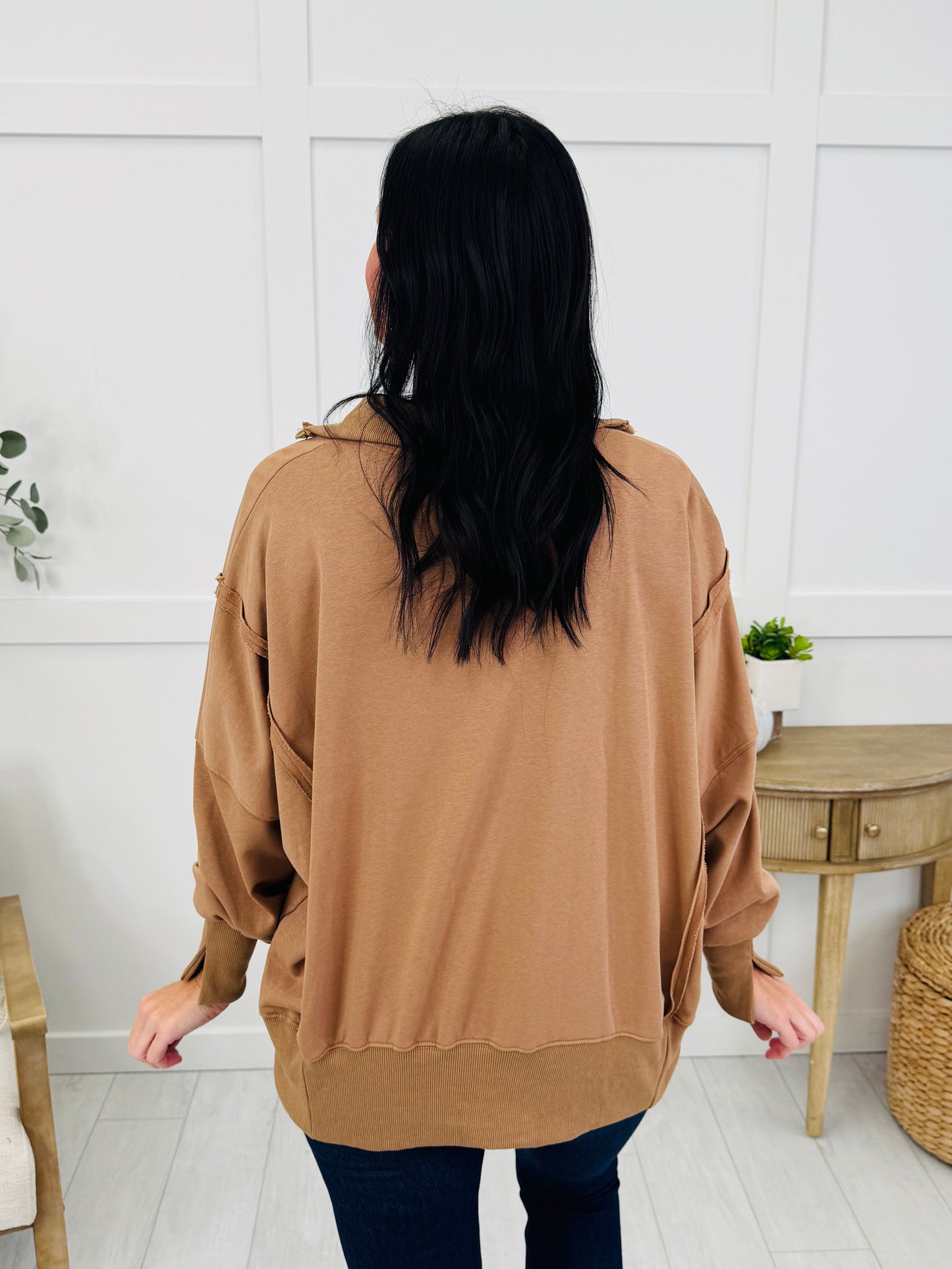 Living For The Weekend Pullover in Mocha