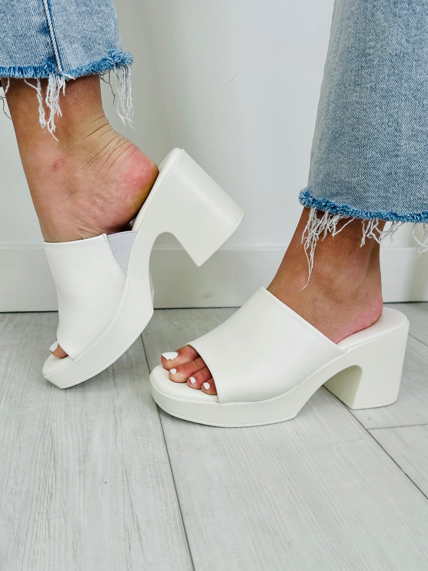 Quiet Luxury Wedge In White