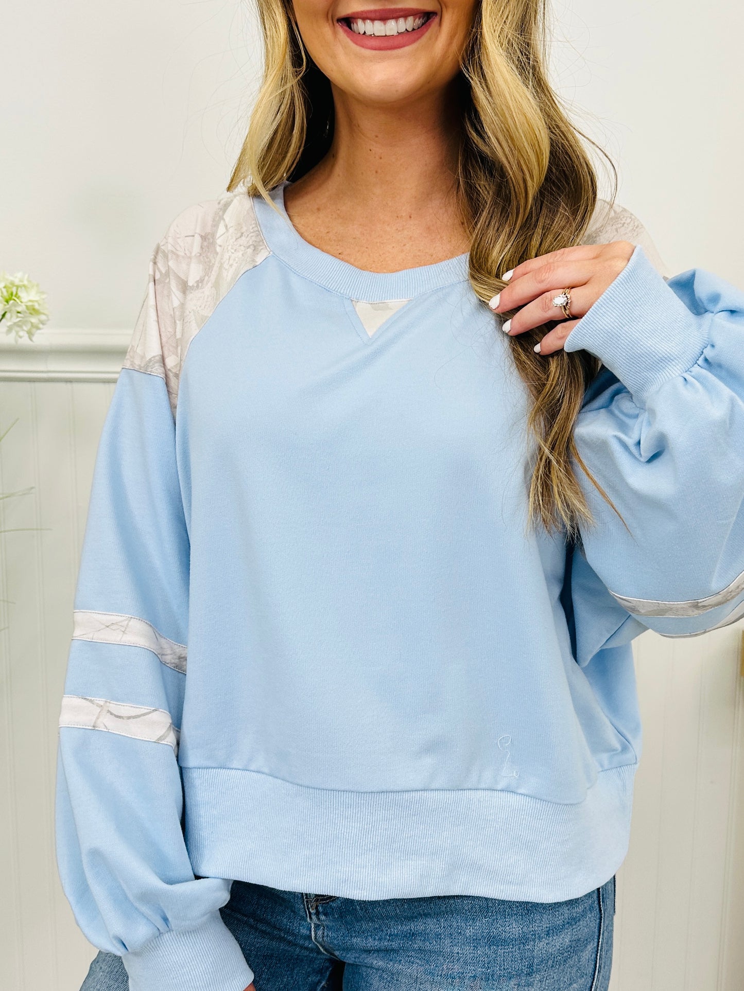 Drifted Into Daylight Top In Blue