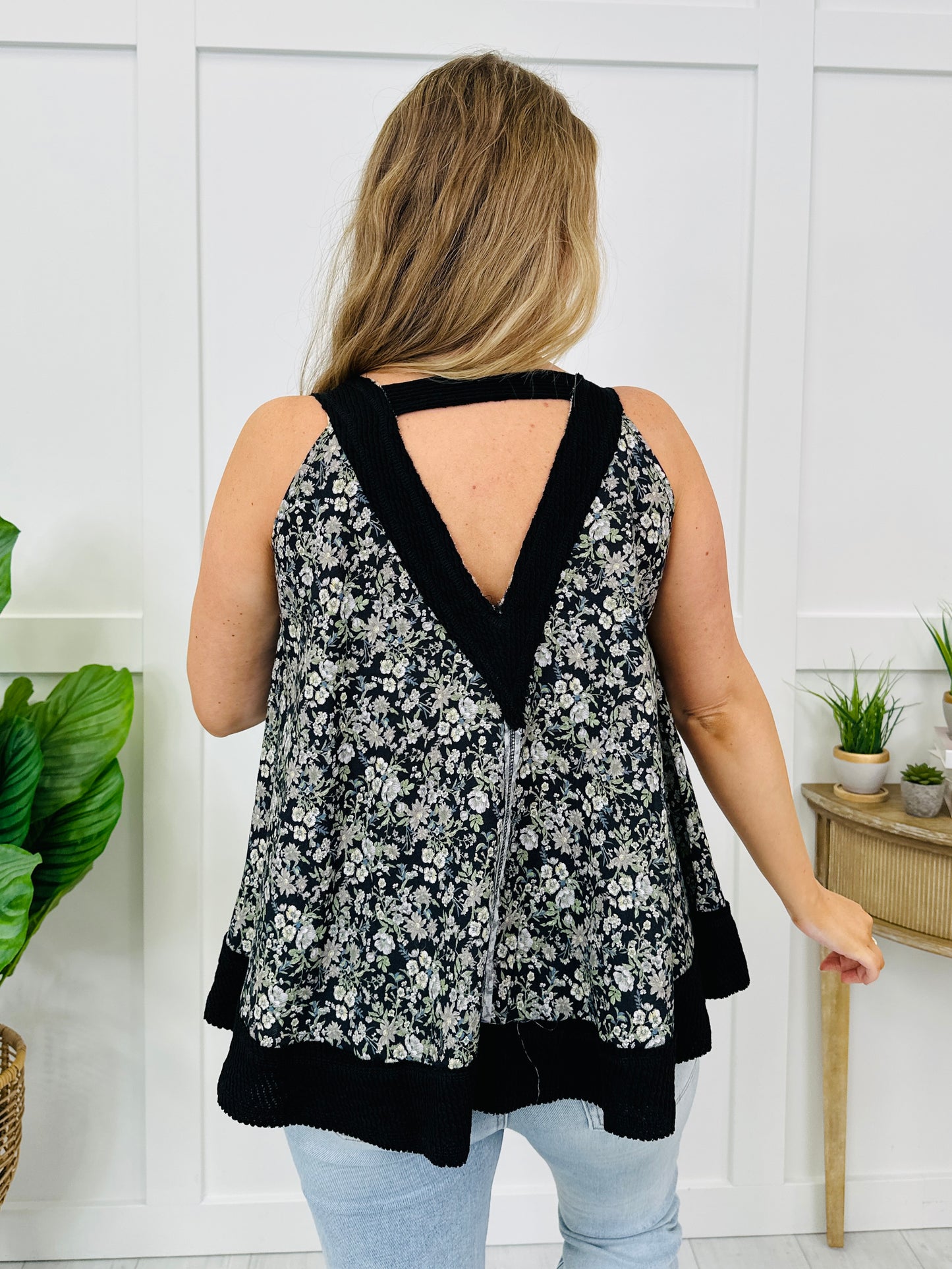 Let It Be Lovely Tank Top In Black Multi