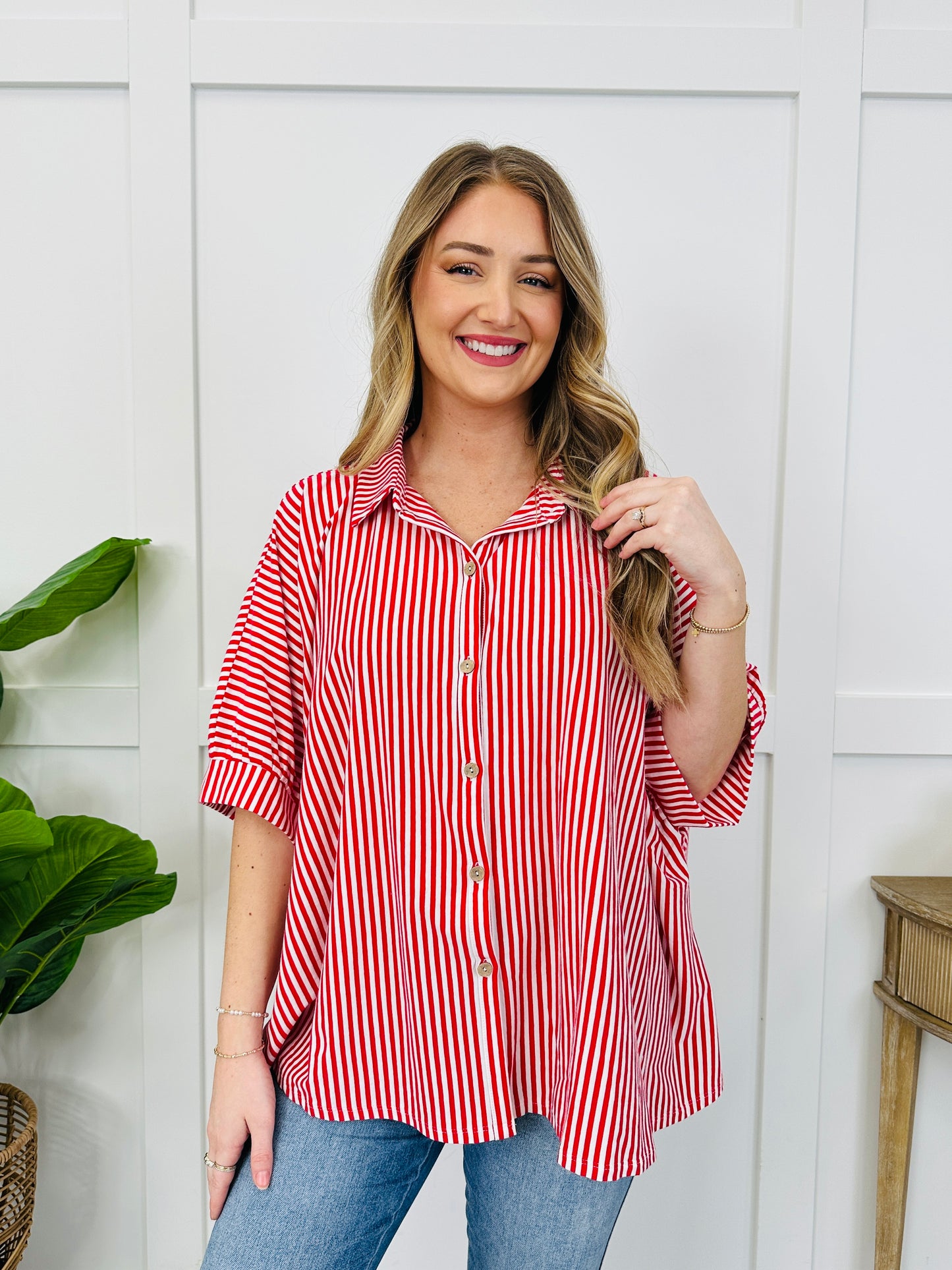 Linear Lounge Top In Ruby