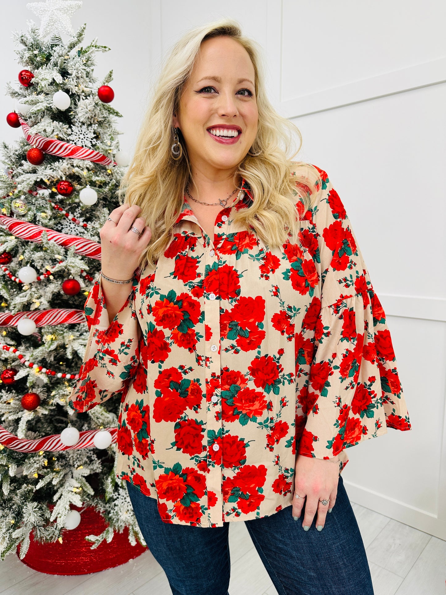 REG/CURVY Holiday Blossoms Top