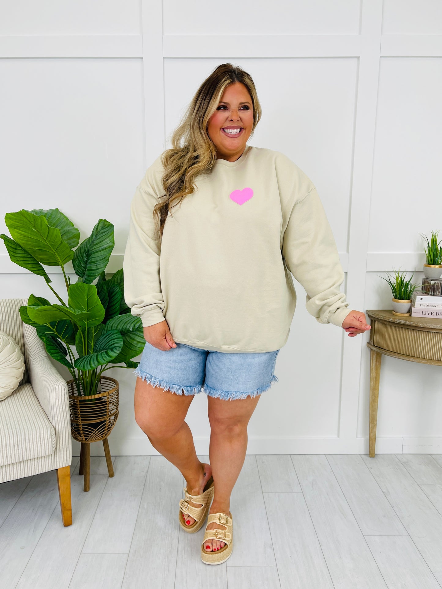 Happiest When Dilly Dallying Graphic Crewneck Sweatshirt