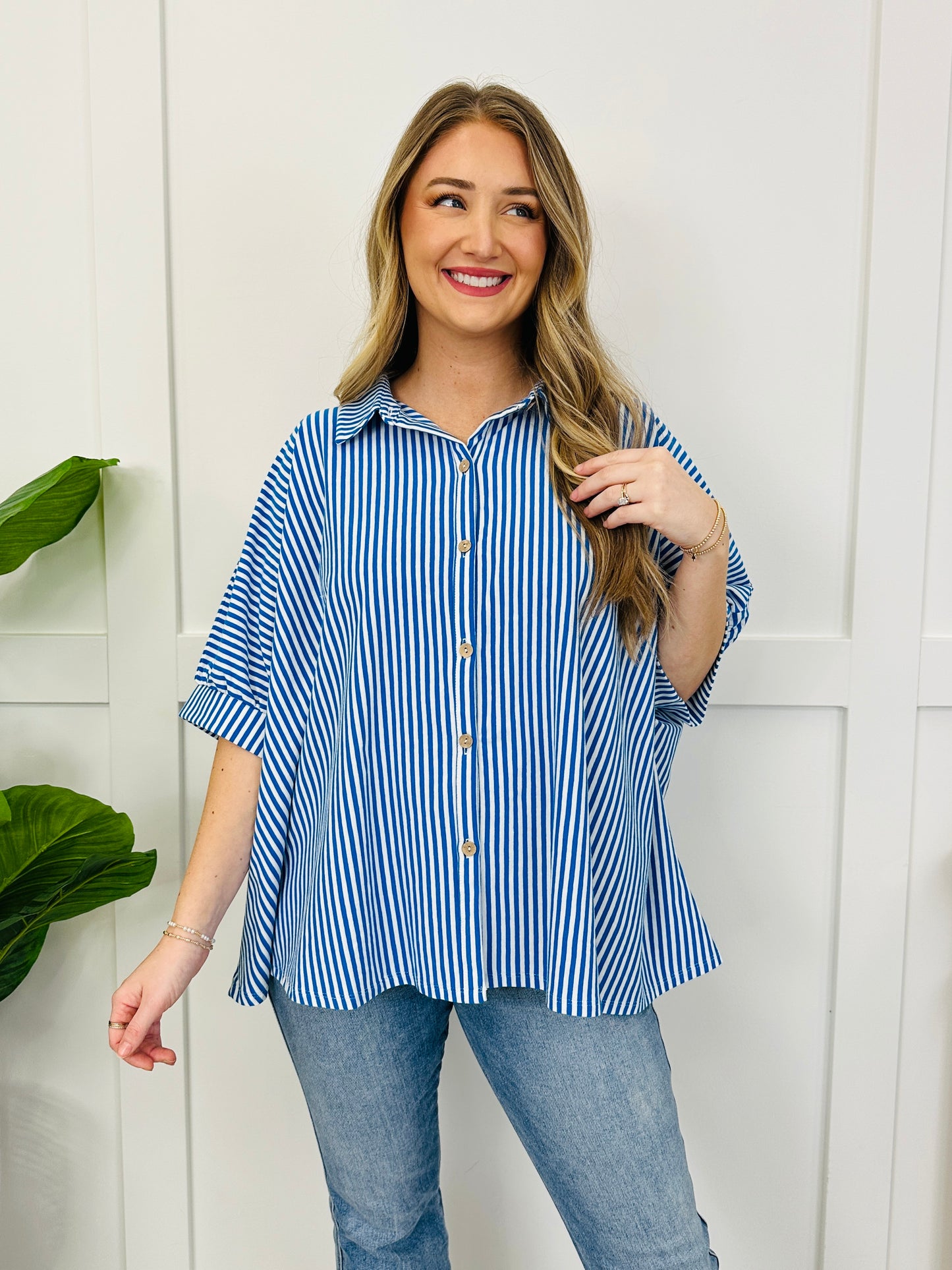 Linear Lounge Top In Ocean Blue