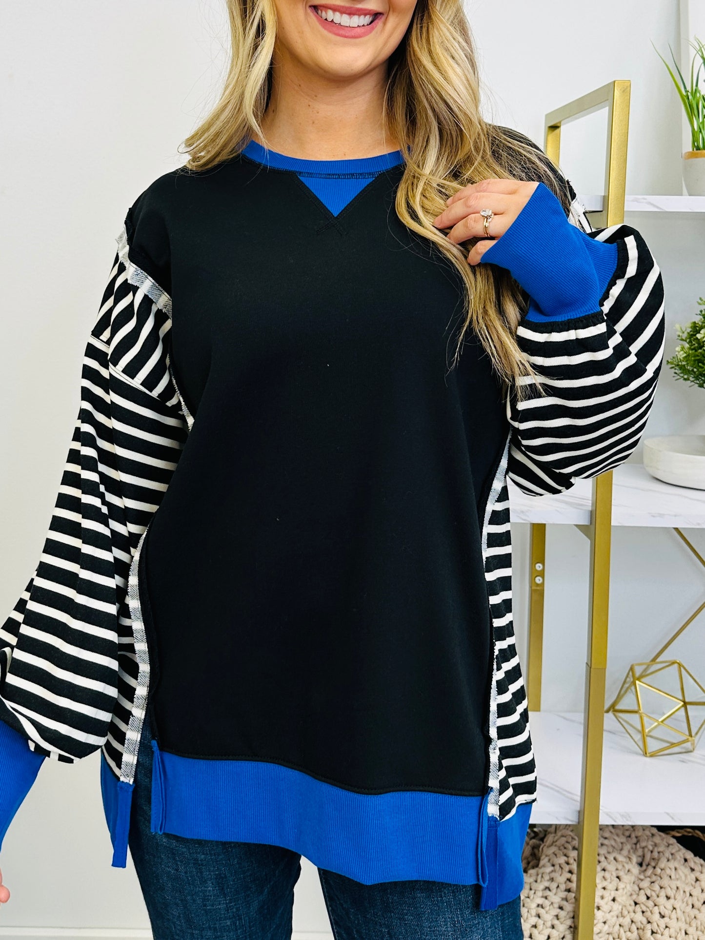 Electric Contrast Sweatshirt in Black