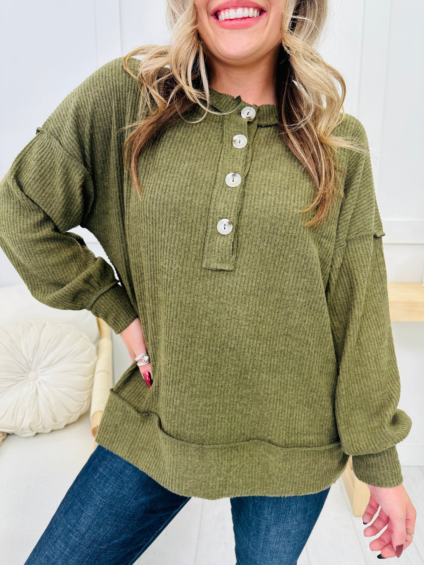 REG/CURVY Essential Buttoned Top- Multiple Colors!