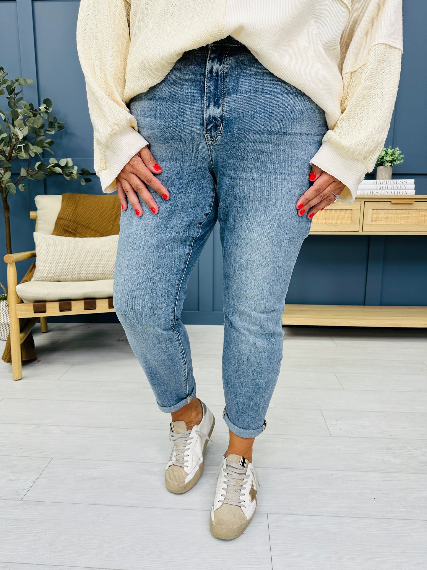 Judy Blue The Bleach Boys Midrise Boyfriend Jeans in Reg/Curvy