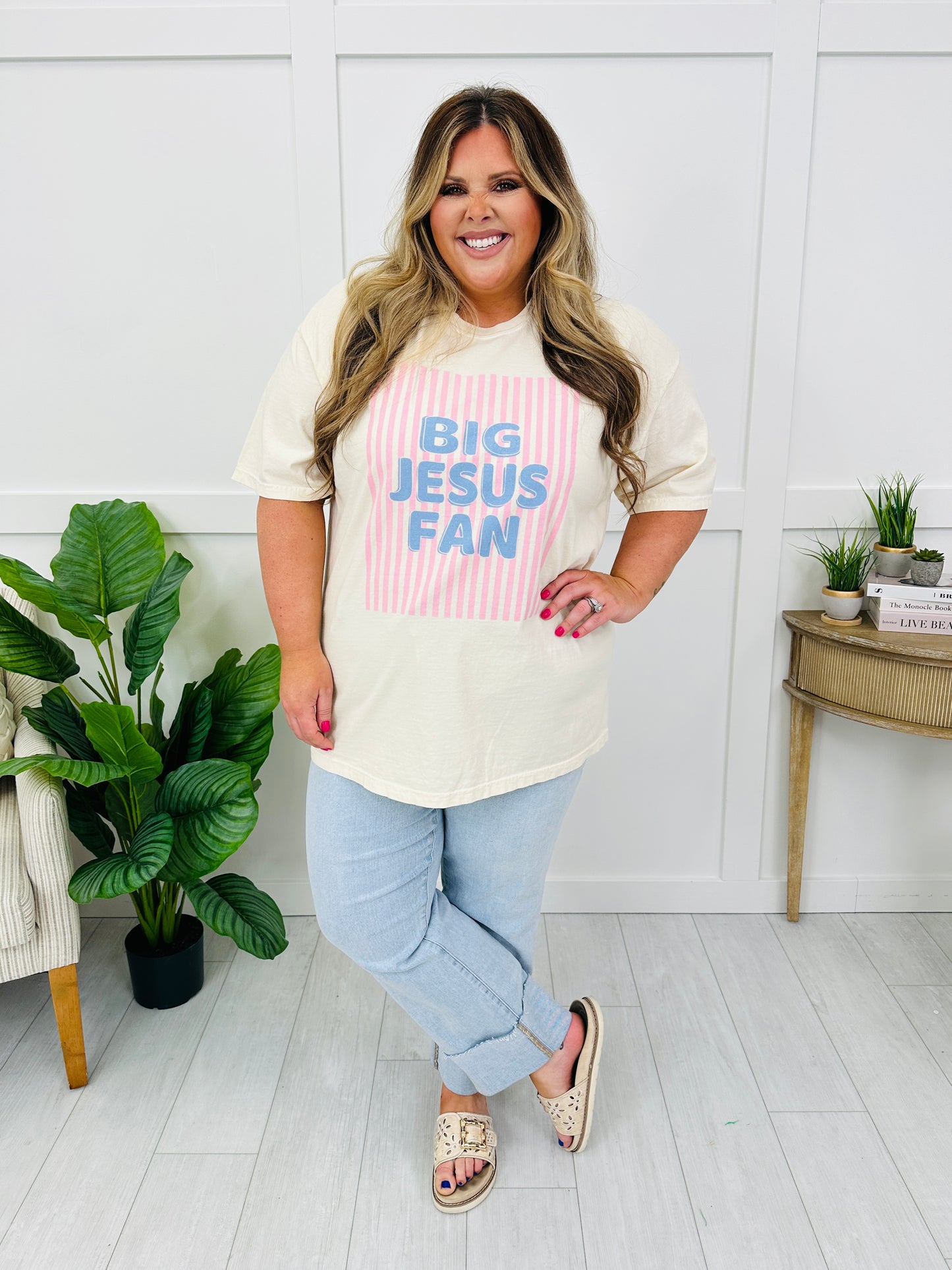 Big Jesus Fan Graphic Tee