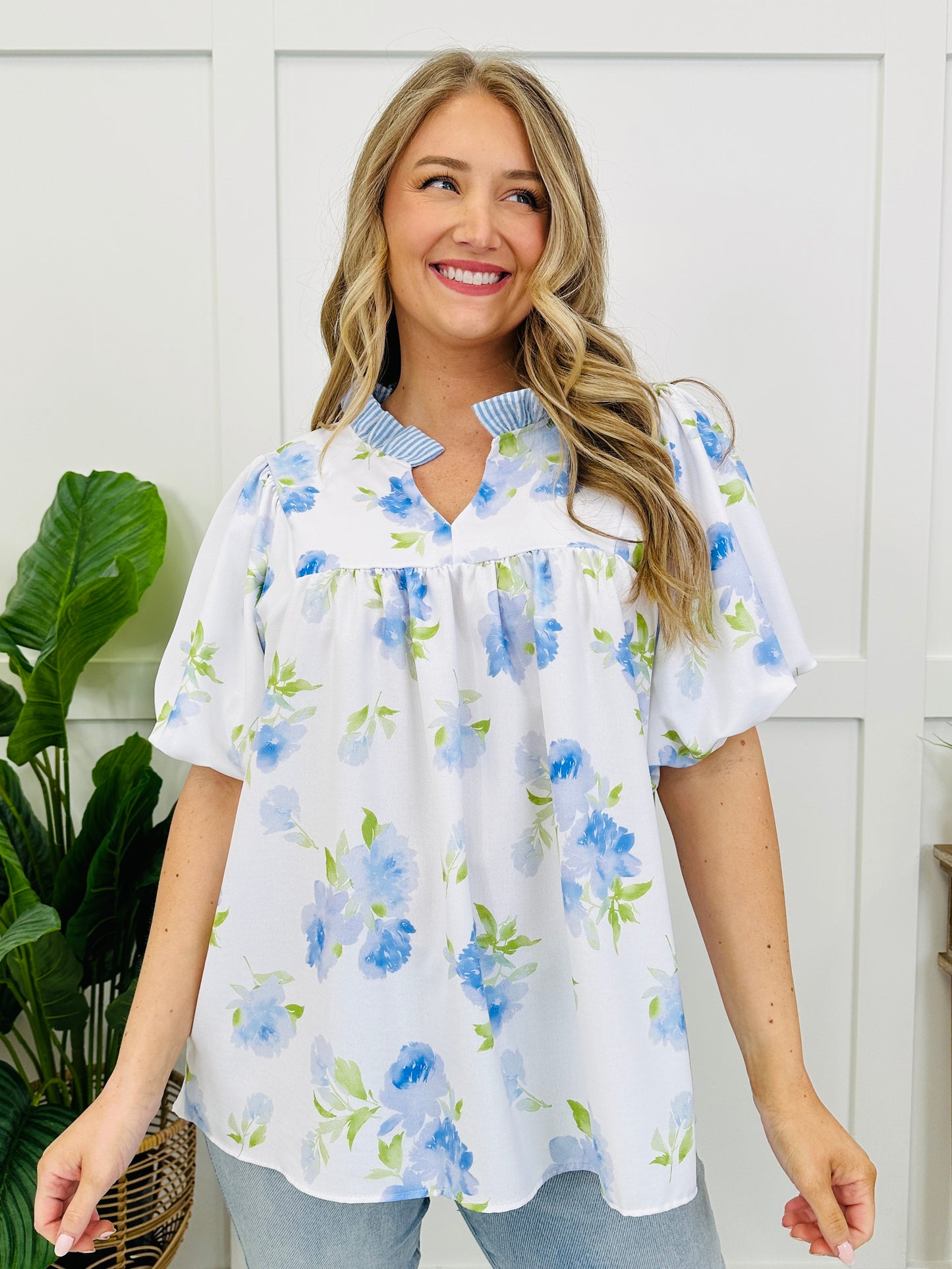 Simply Floral Top In Ivory/Blue