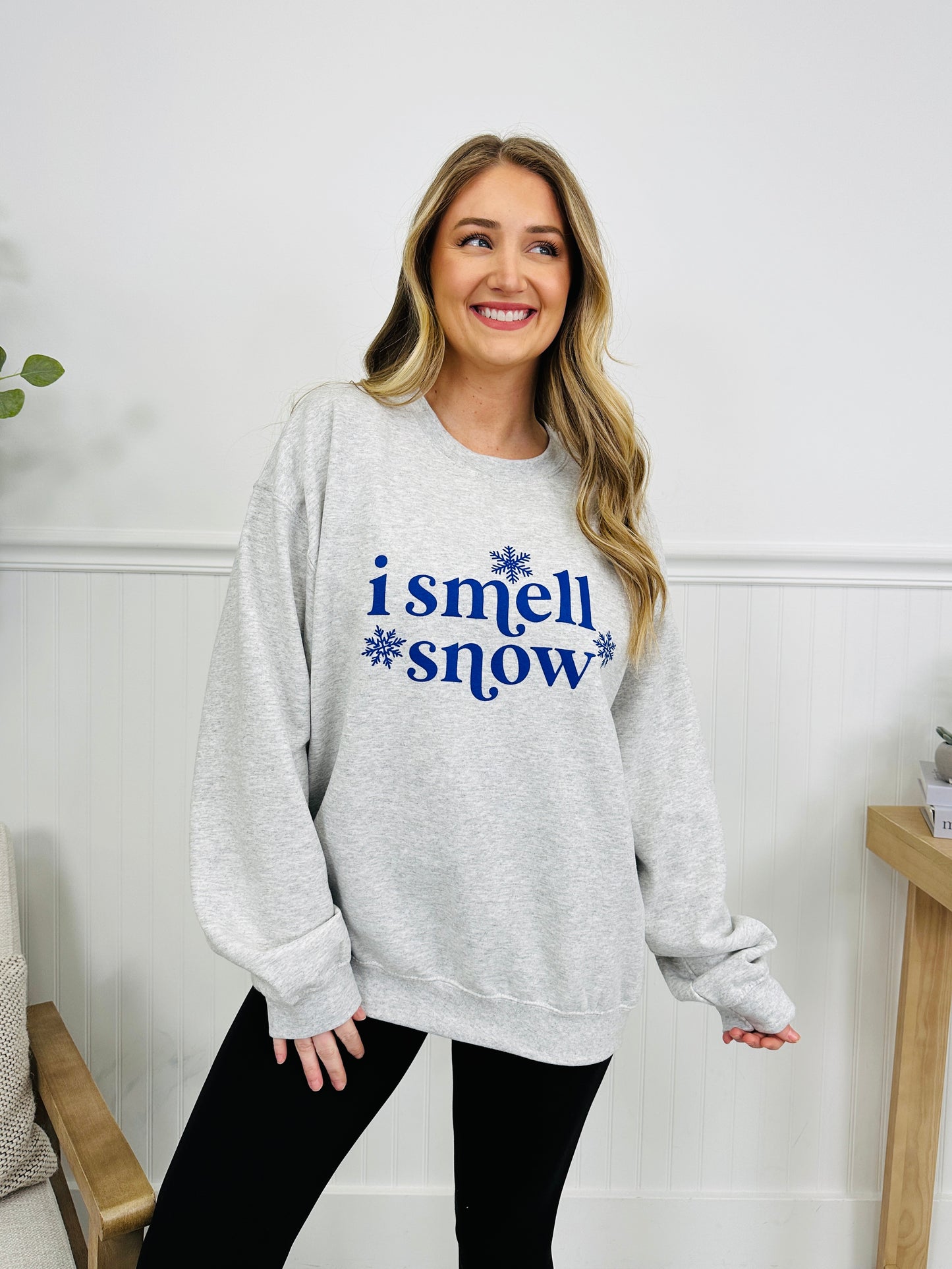 I Smell Snow Graphic Crewneck Sweatshirt