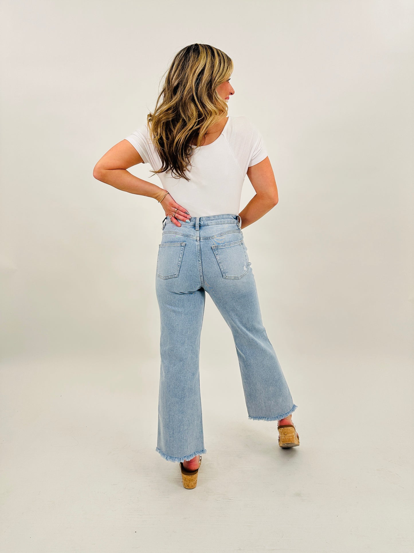 Pop, Lock, and Crop It Wide Leg Cropped Jeans in Reg/Curvy