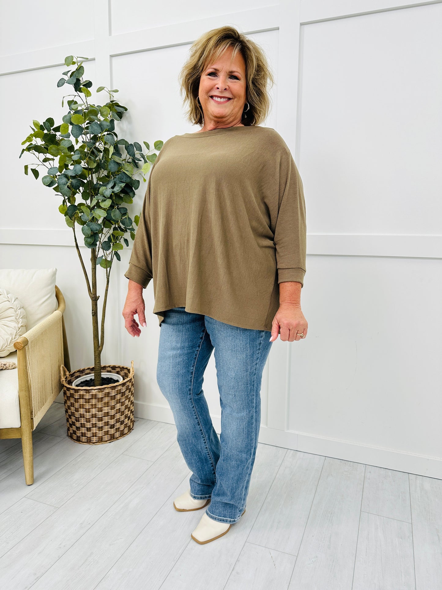 REG/CURVY Hello, Autumn Top-- Multiple Colors!