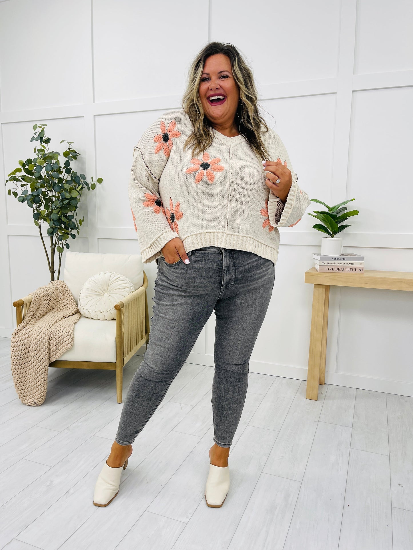 Judy Blue Gorgeous in Gray Tummy Control Butt Lifting Skinny Jeans in Reg/Curvy