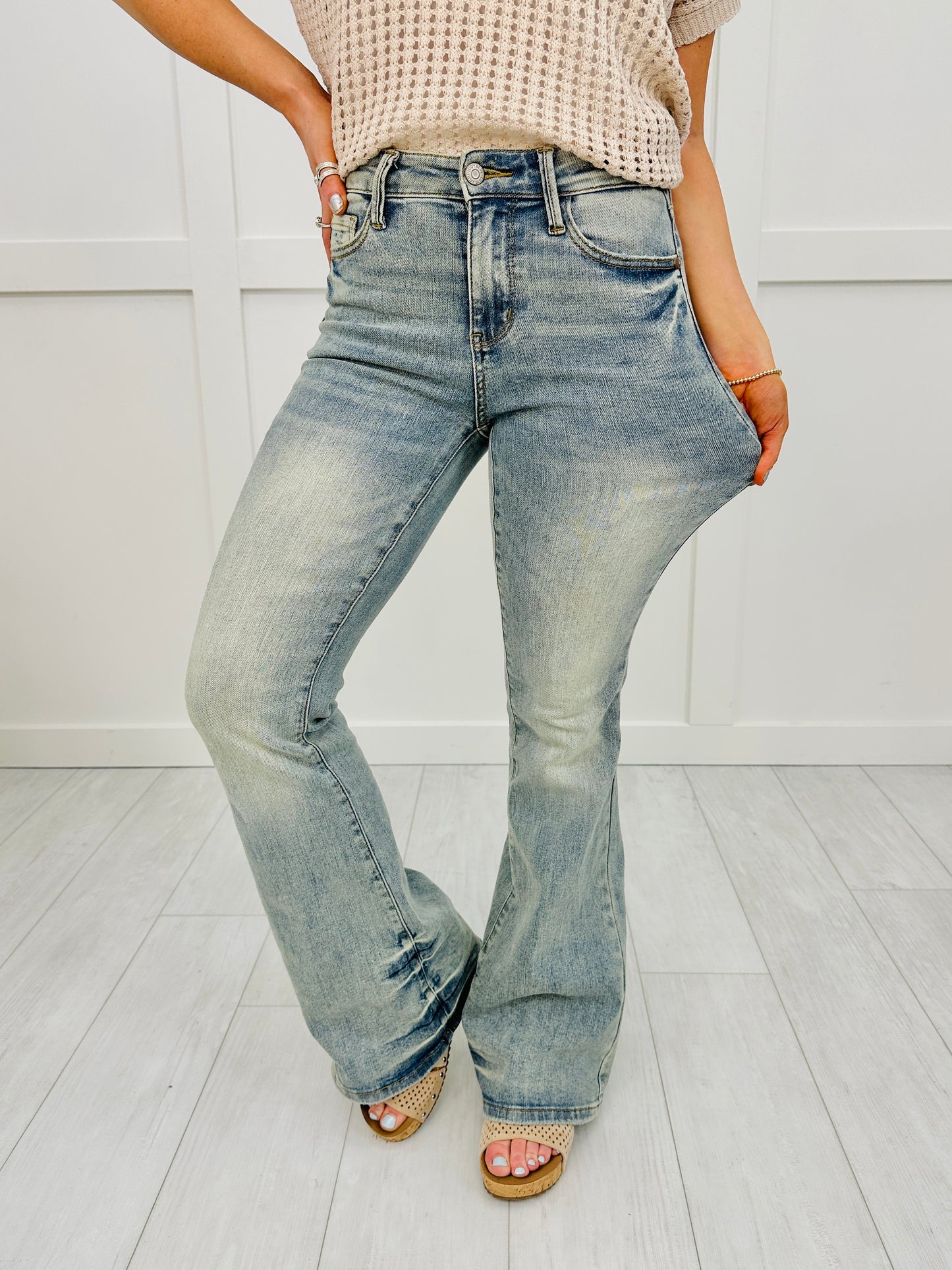 Judy Blue Major Crush Tinted Flare Jeans in Reg/Curvy