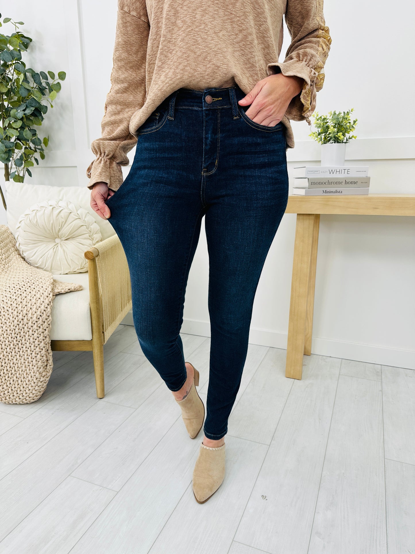 Restock! BEST SELLER! PLUS/REG Judy Blue The Holy Grail of Nondistressed Skinny Jeans