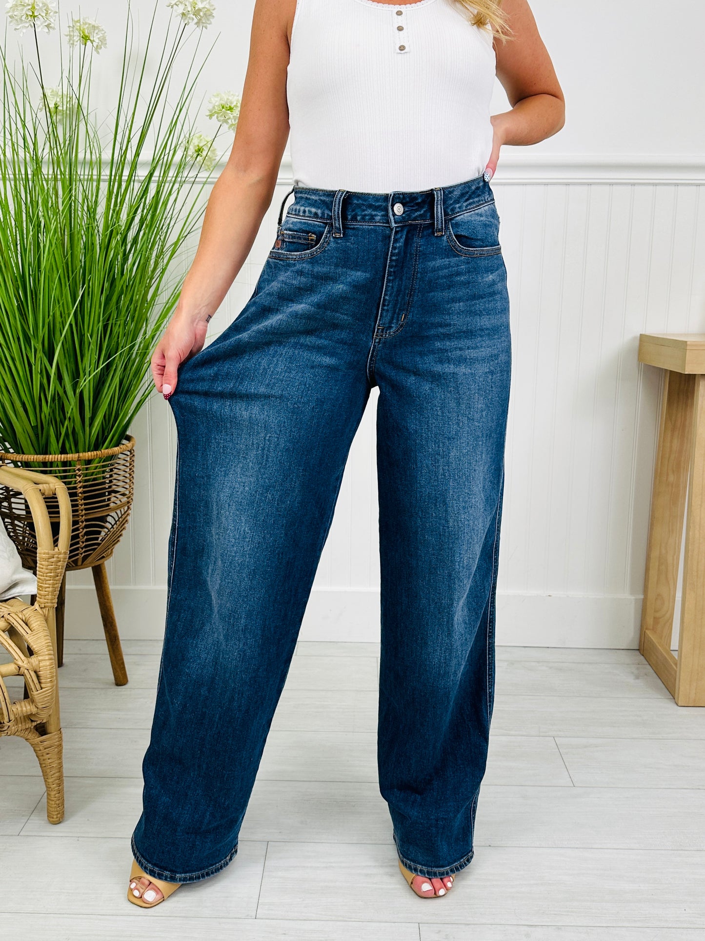 Judy Blue Everyday Ease Baggy Jeans