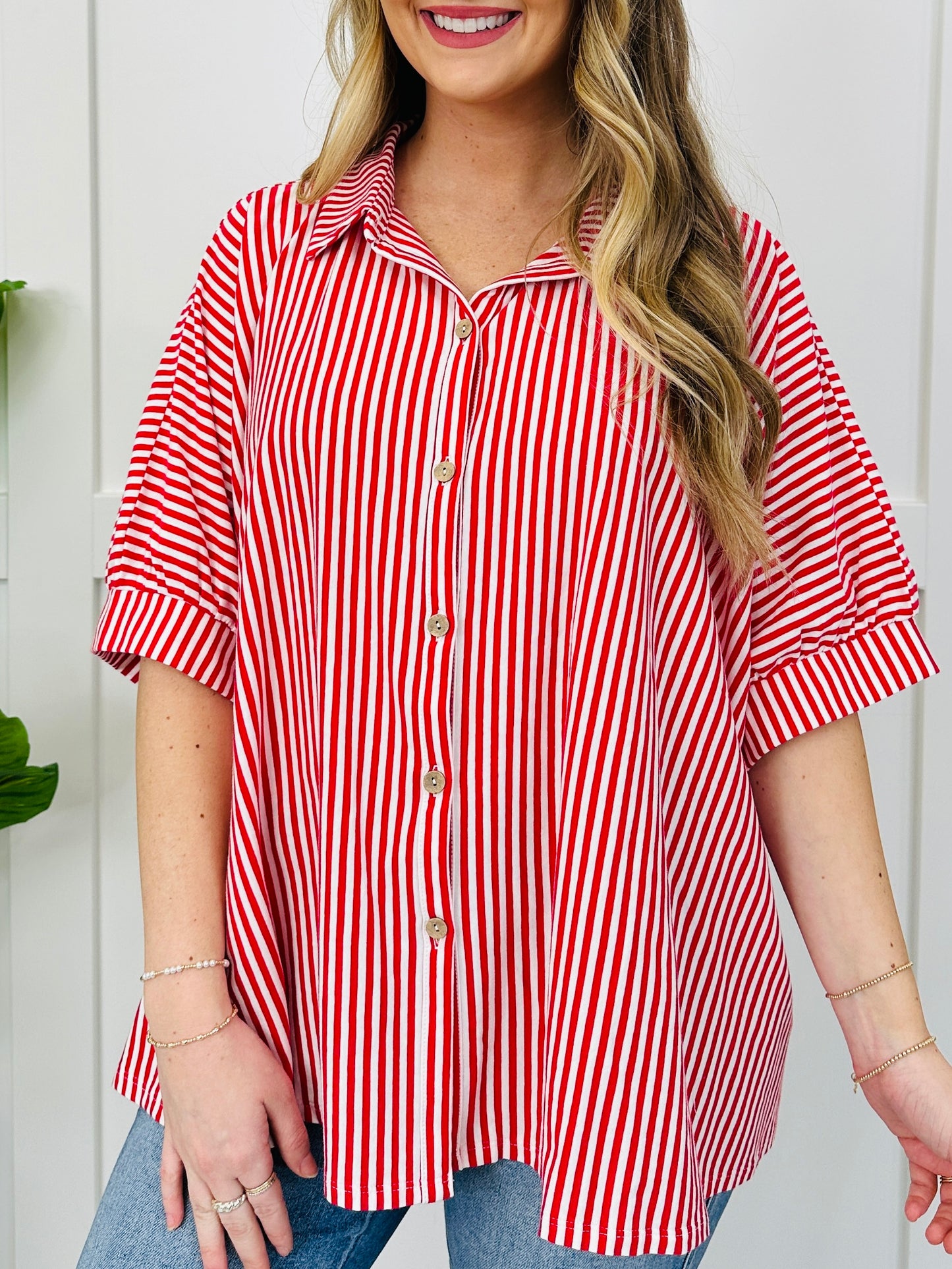 Linear Lounge Top In Ruby