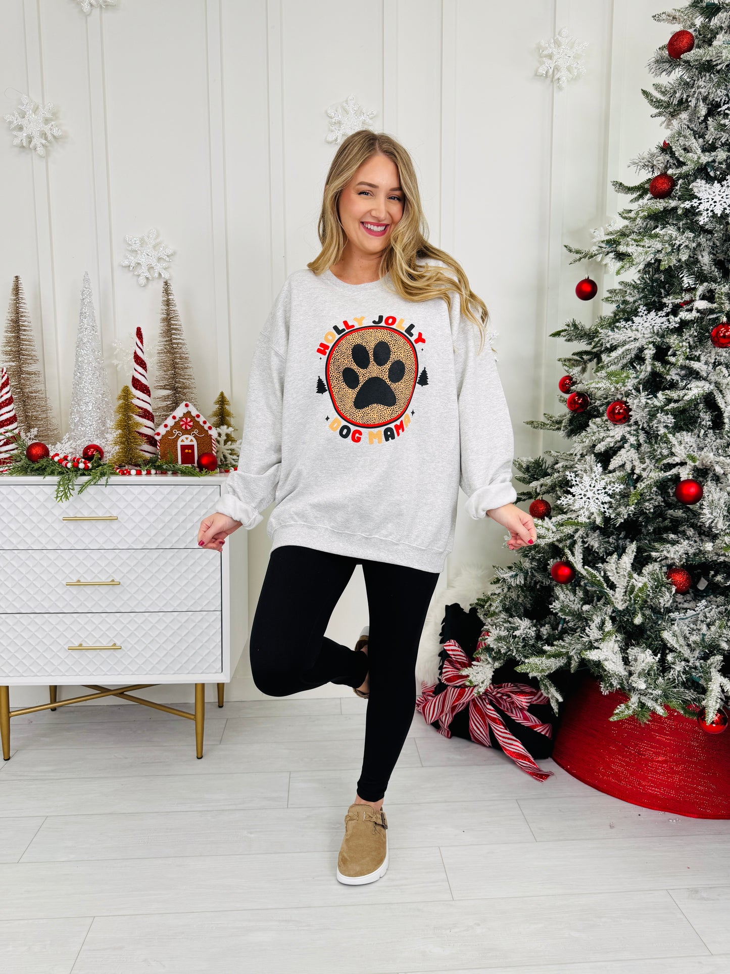 Holly Jolly Dog Mama Graphic Crewneck Sweatshirt