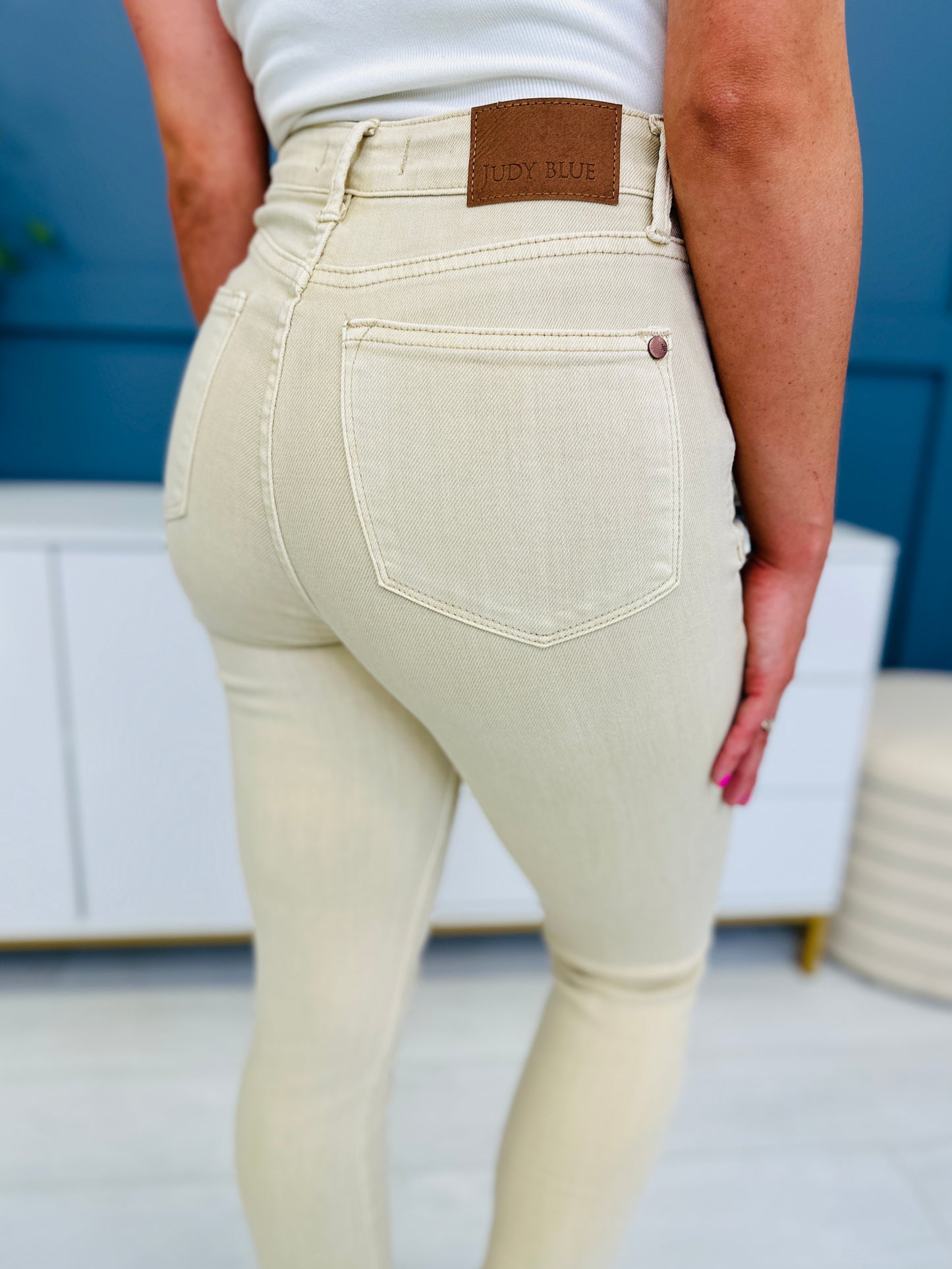 Judy Blue Khaki is The New White Tummy Control Skinny Jeans in Reg/Curvy