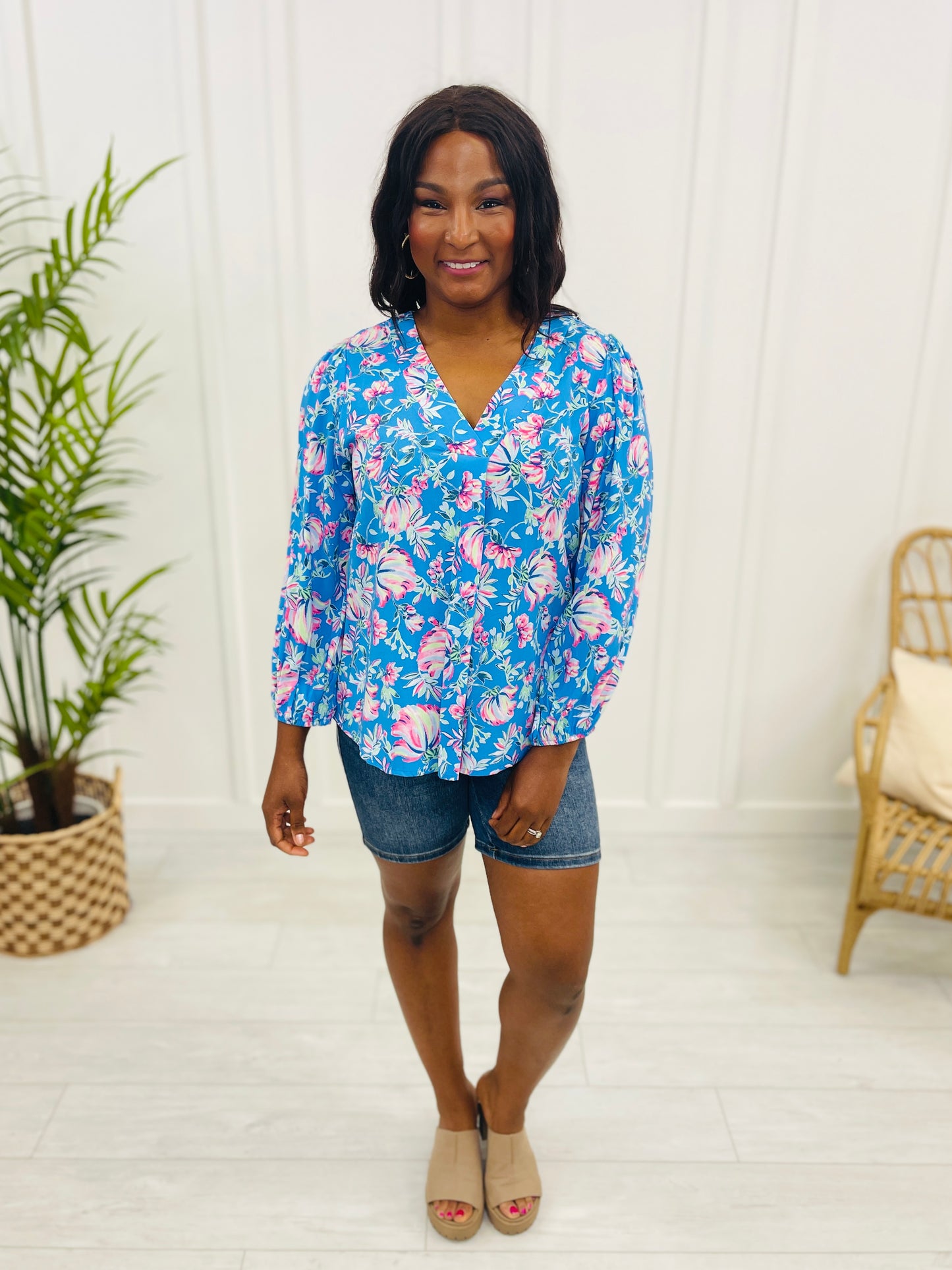 REG/CURVY Flirty In Florals Top