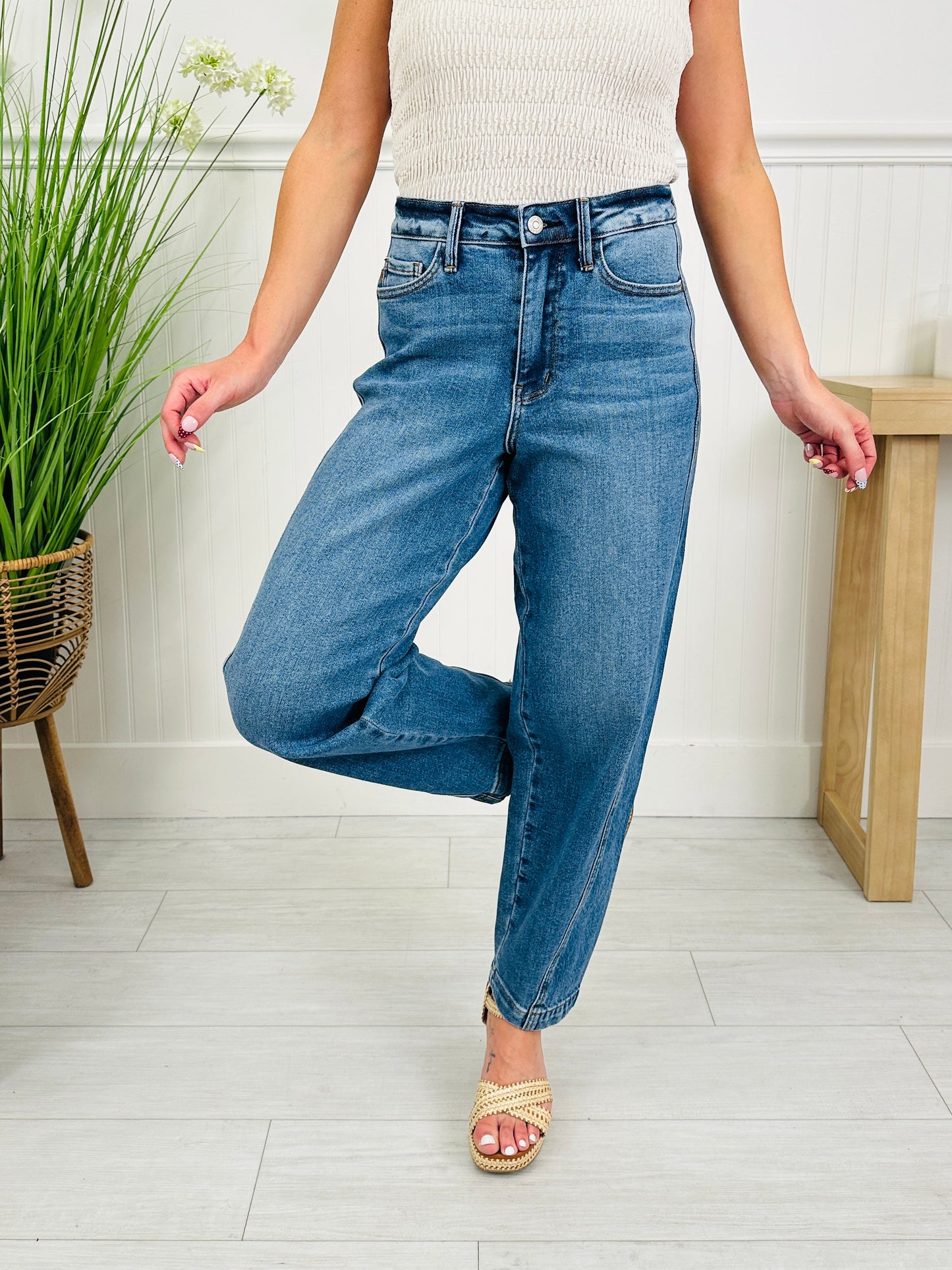 Judy Blue Fresh Curve Barrel Jeans