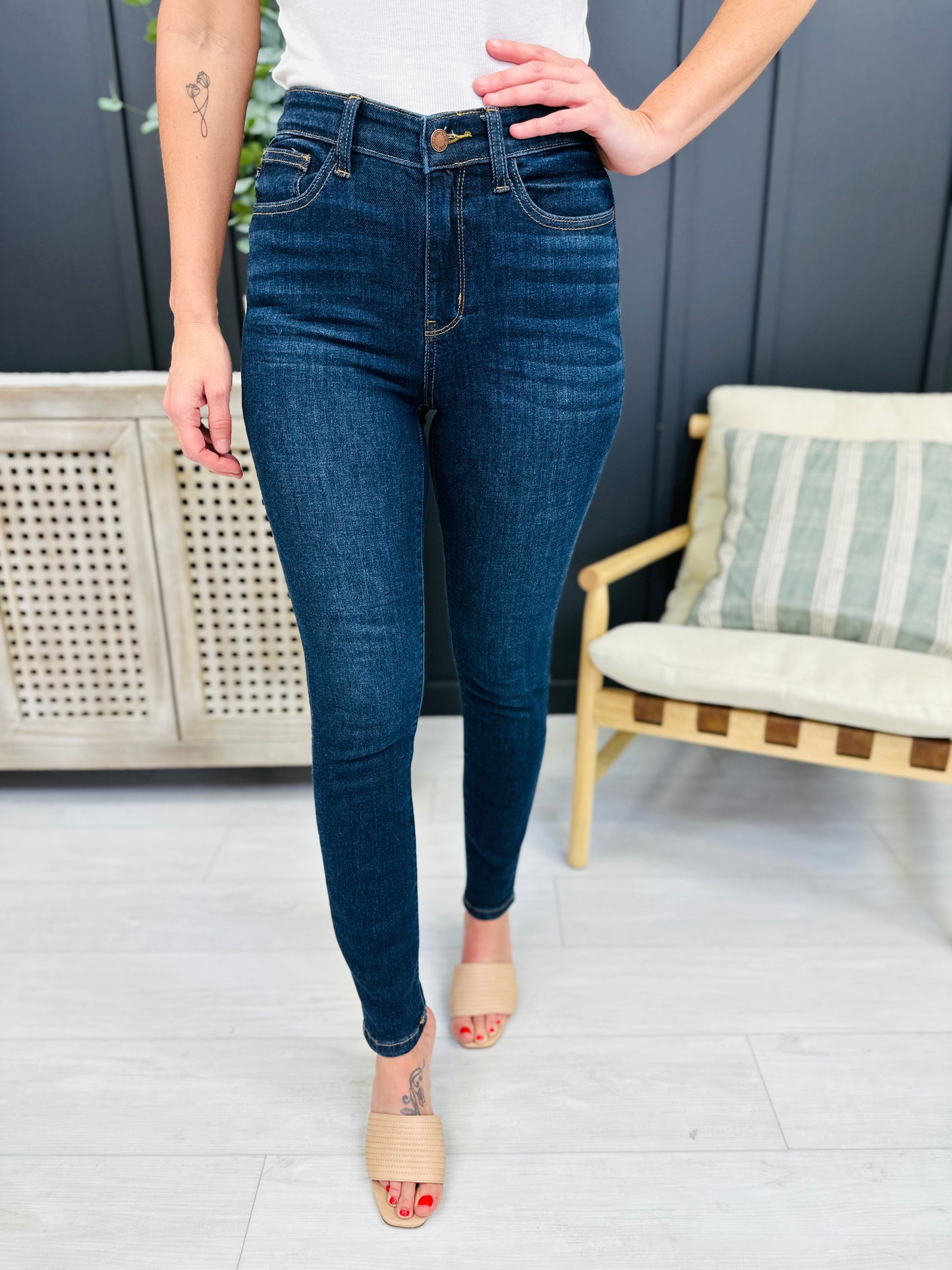 Restock! BEST SELLER! PLUS/REG Judy Blue The Holy Grail of Nondistressed Skinny Jeans