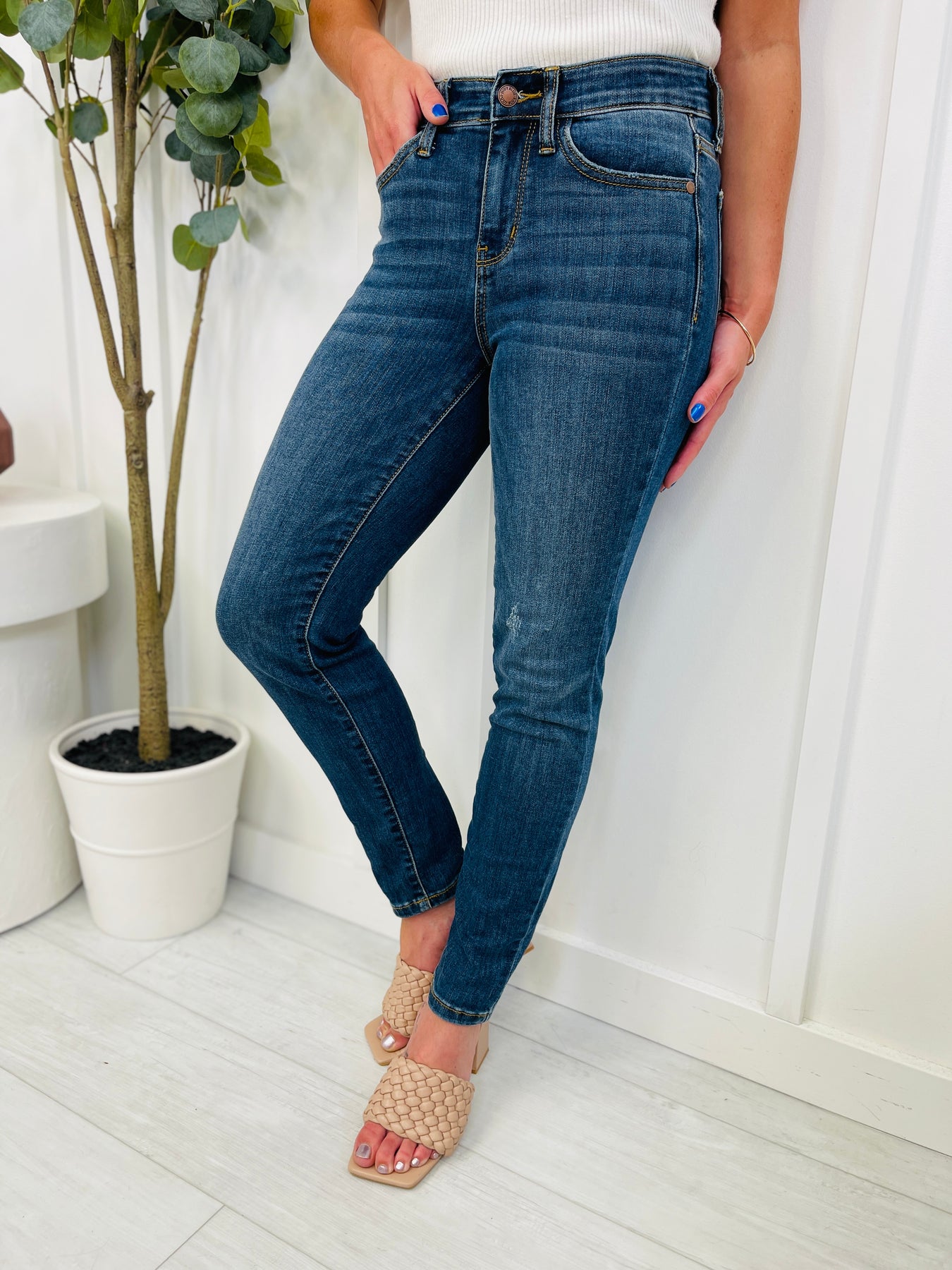 Judy Blue Meant To Be Mid Rise Dark Wash Relaxed Fit Jeans (Multiple  Inseams)